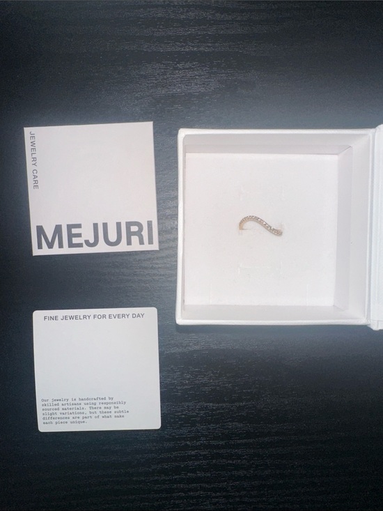 Mejuri Jewelry - Mejuri Dôme Figure Pavé Diamond Ring w/Receipt Attached (last slide)
